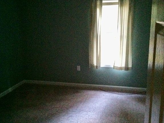 5th image of 108 Hemlock Ct
