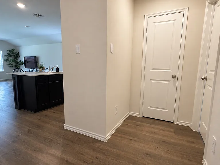 347 Boxwood Dr — Photo 10
