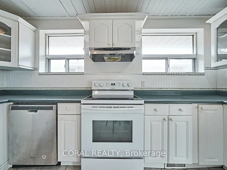213 Cabot St — Photo 5