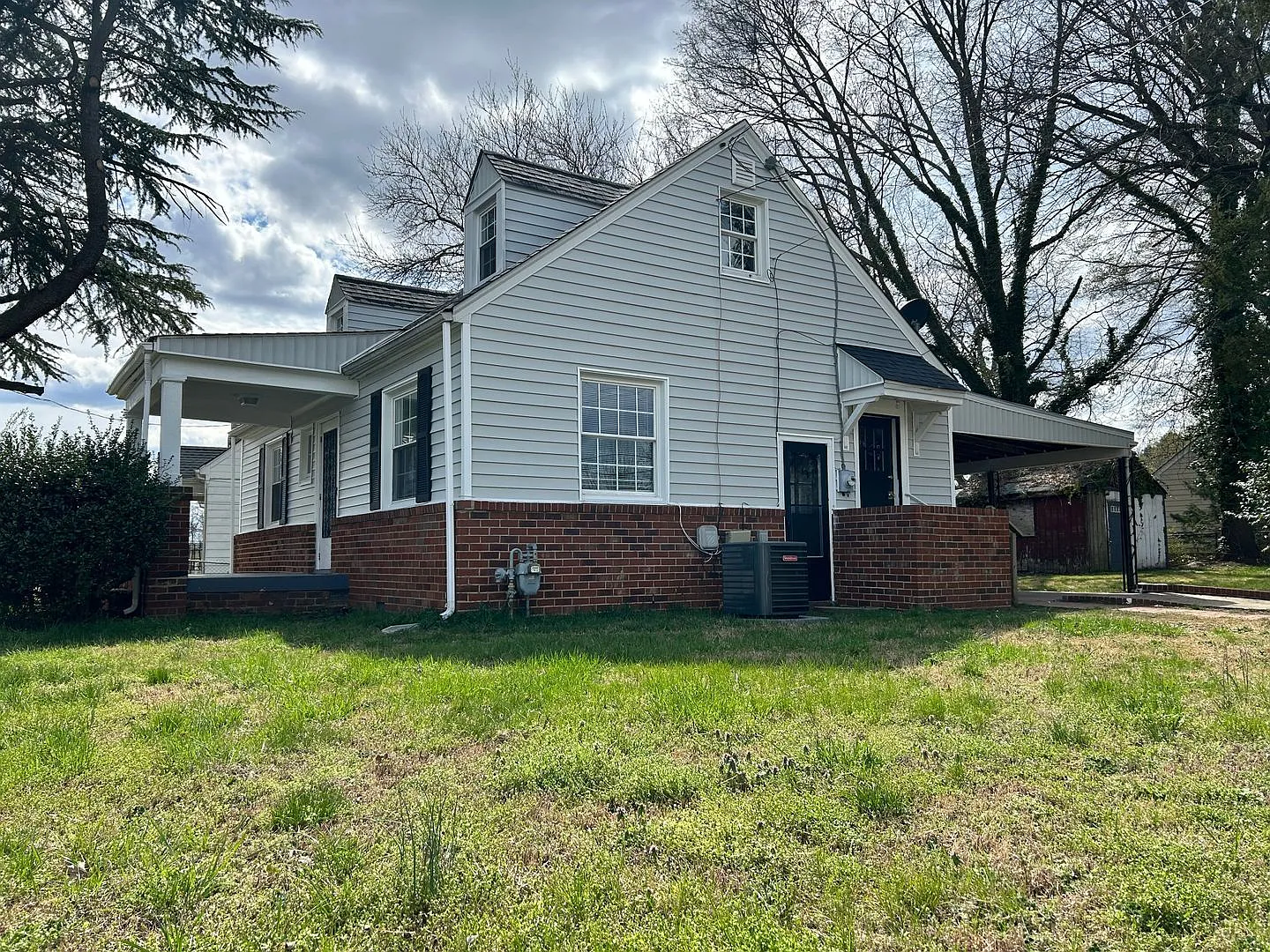 4 bed, 2.0 bath, 1254 sqft, $2,150 — Photo 4
