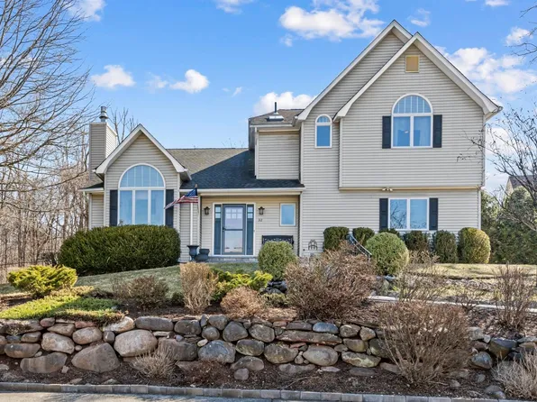 312 Bliss Lane, Valley Cottage, NY 10989