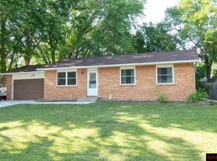 16 Camelot Ln, Mankato, MN 56001