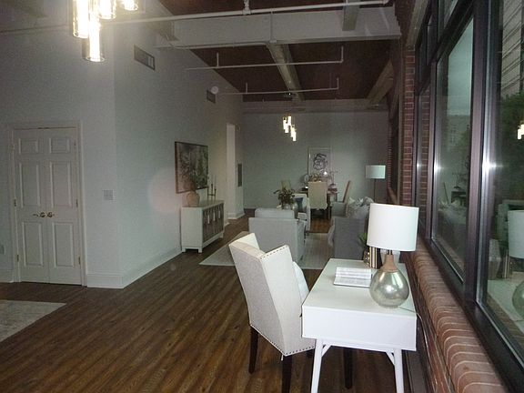 4th image of 310 Arlington Ave Unit 337