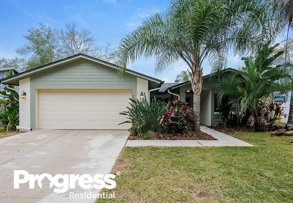 1st image of 15706 Country Lake Dr