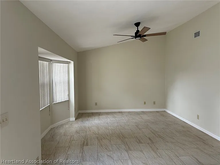 4016 Thompson Ave — Photo 6