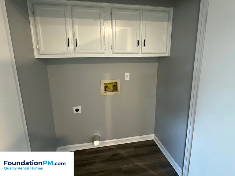 2293 Hometown Dr — Photo 7