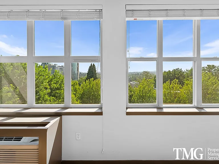 Corbett Heights Apartment Homes — Photo 47