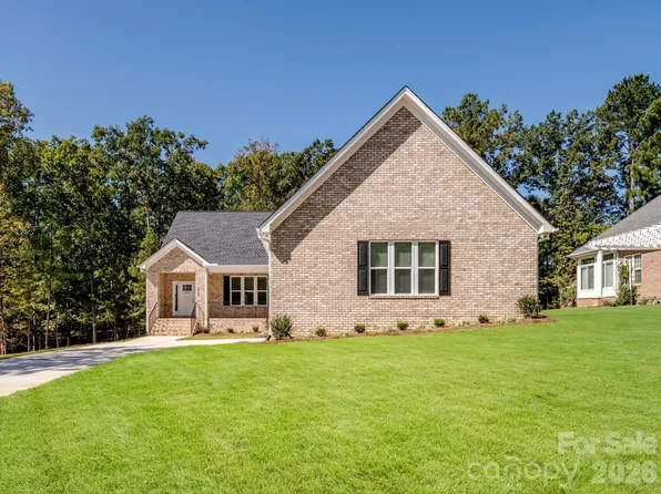 1036 Lyndon Dr, Lancaster, SC 29720