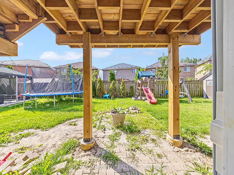 72 Lampman Dr #BASEMENT — Photo 23