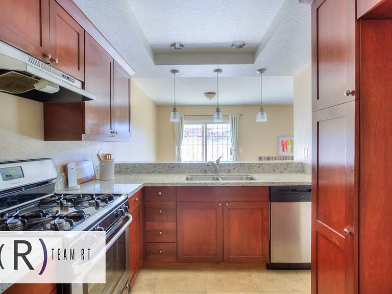 555 Azusa Ave #32 — Photo 9