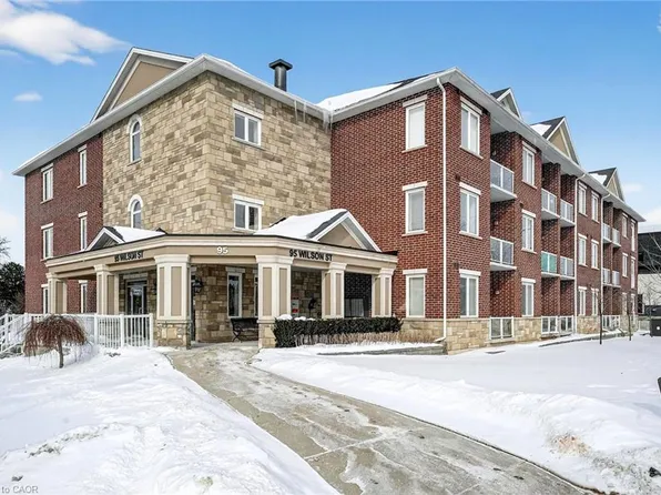 95 Wilson St W #102, Hamilton, ON L9G 1N1