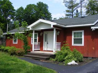 104 Sunny Bay Rd, Broadalbin, NY 12025