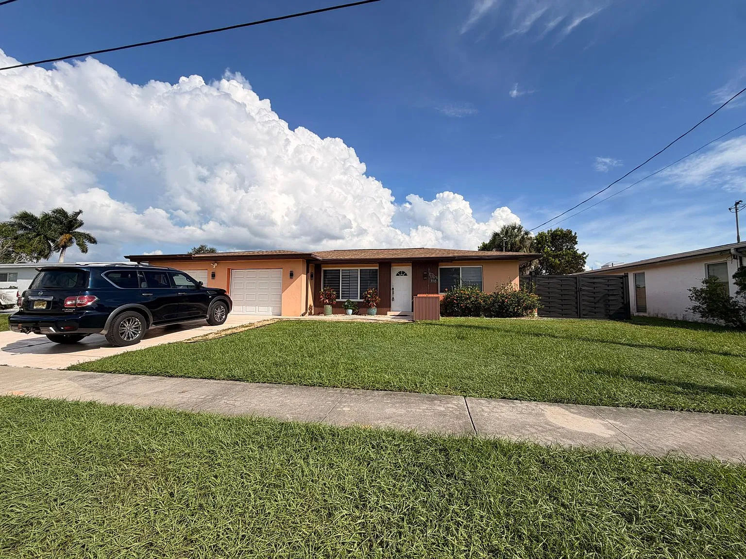 4 bed, 2500 sqft, $3,600 — Photo 2
