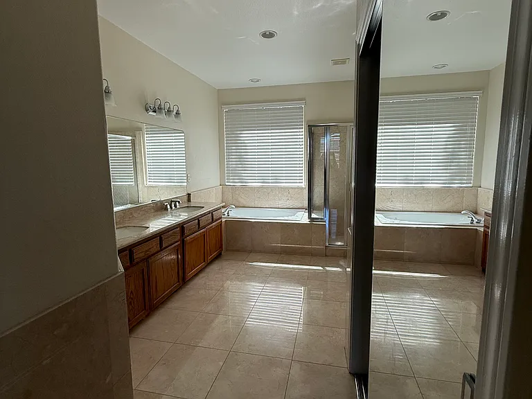 2616 Robinwood Ave — Photo 12