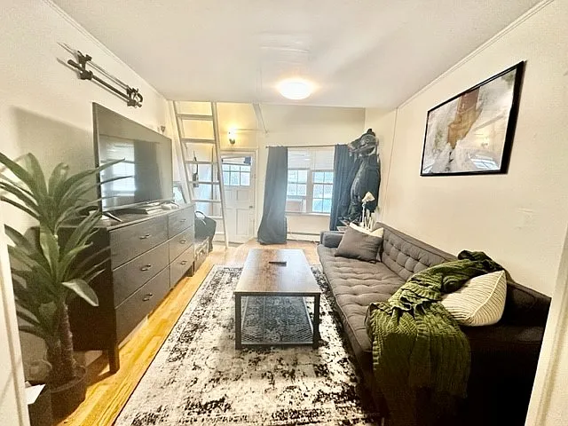 1 bed, 9999 sqft, $2,700 — Photo 1