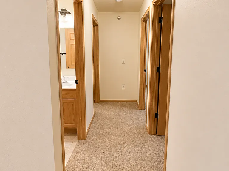 Berry Pointe Luxury Apartments — Photo 31
