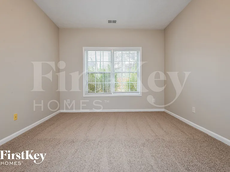 740 Winbrook Dr — Photo 13