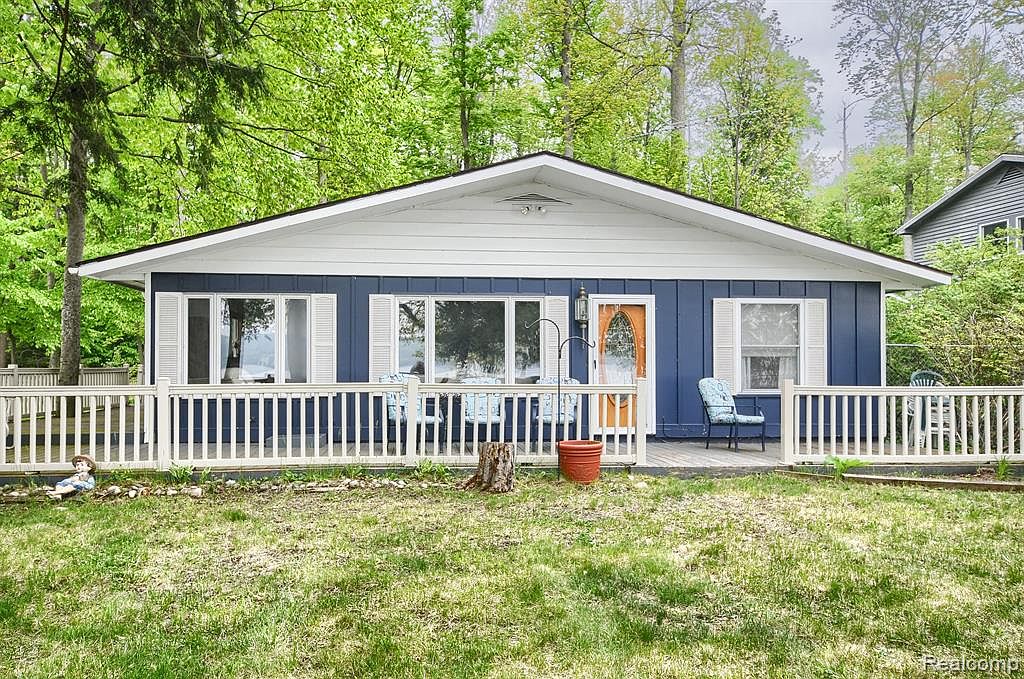8433 Woodland Dr, Honor, MI 49640 Zillow