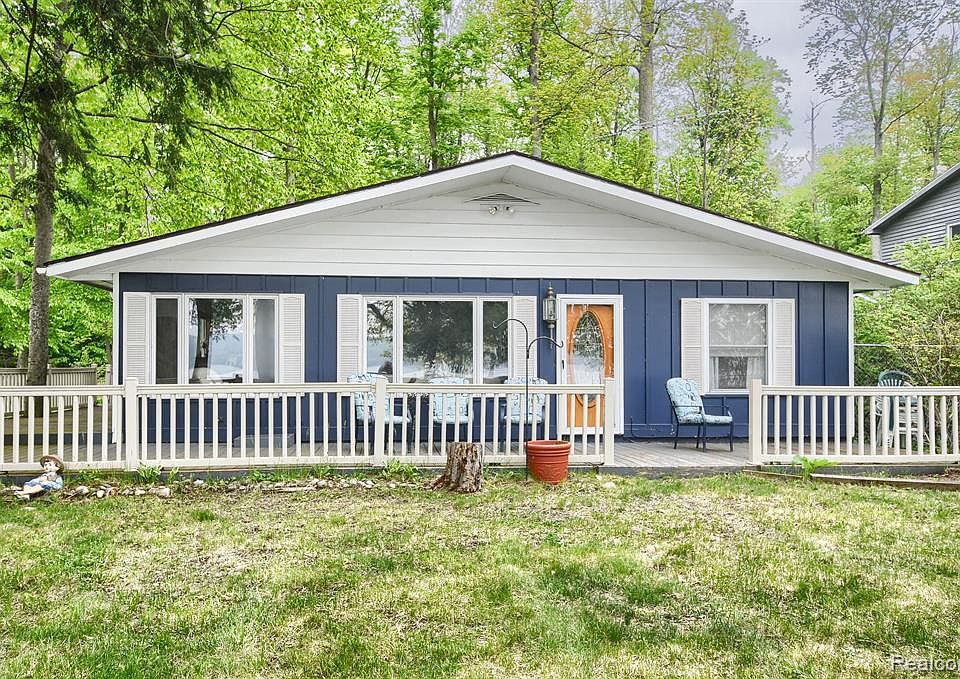 8433 Woodland Dr, Honor, MI 49640 Zillow