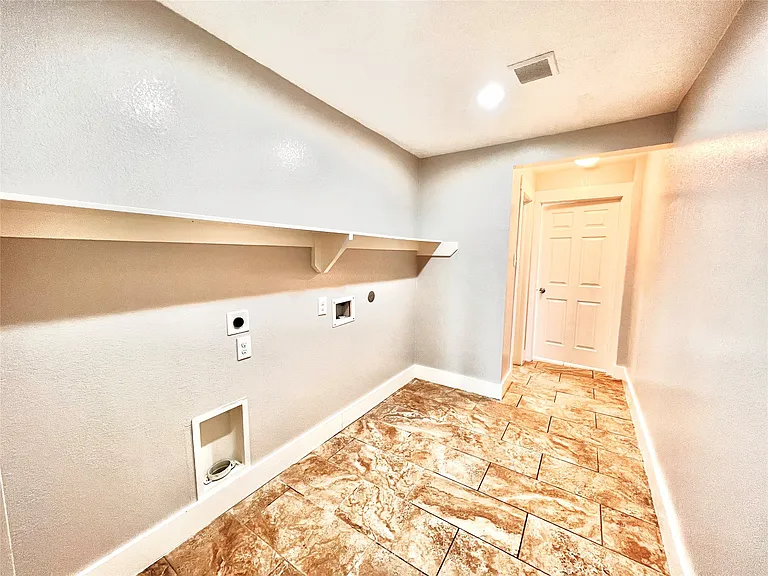 914 Bunton St #914 — Photo 13