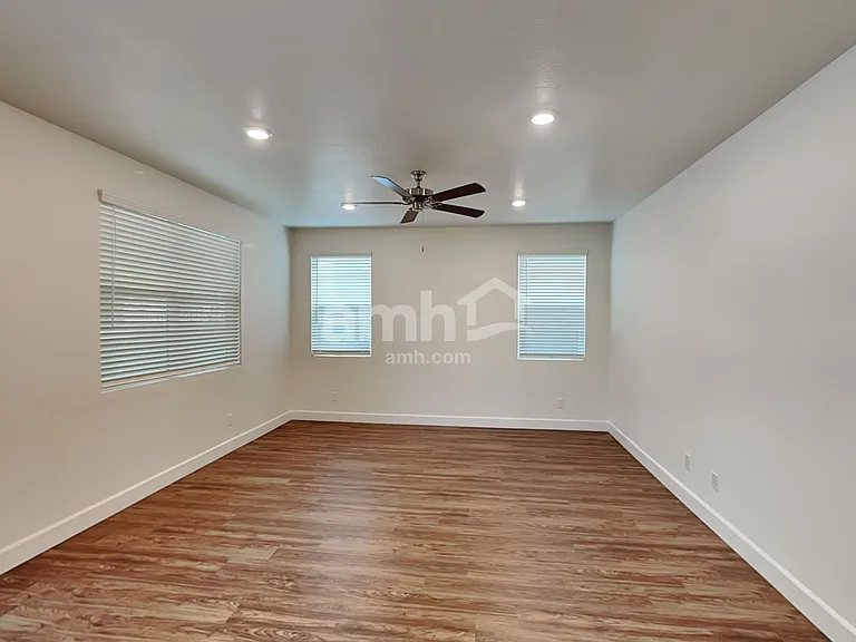 638 W Hackamore Ave — Photo 6