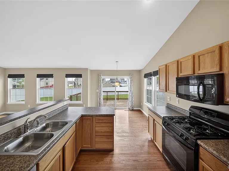 5472 Alfreton Dr — Photo 11