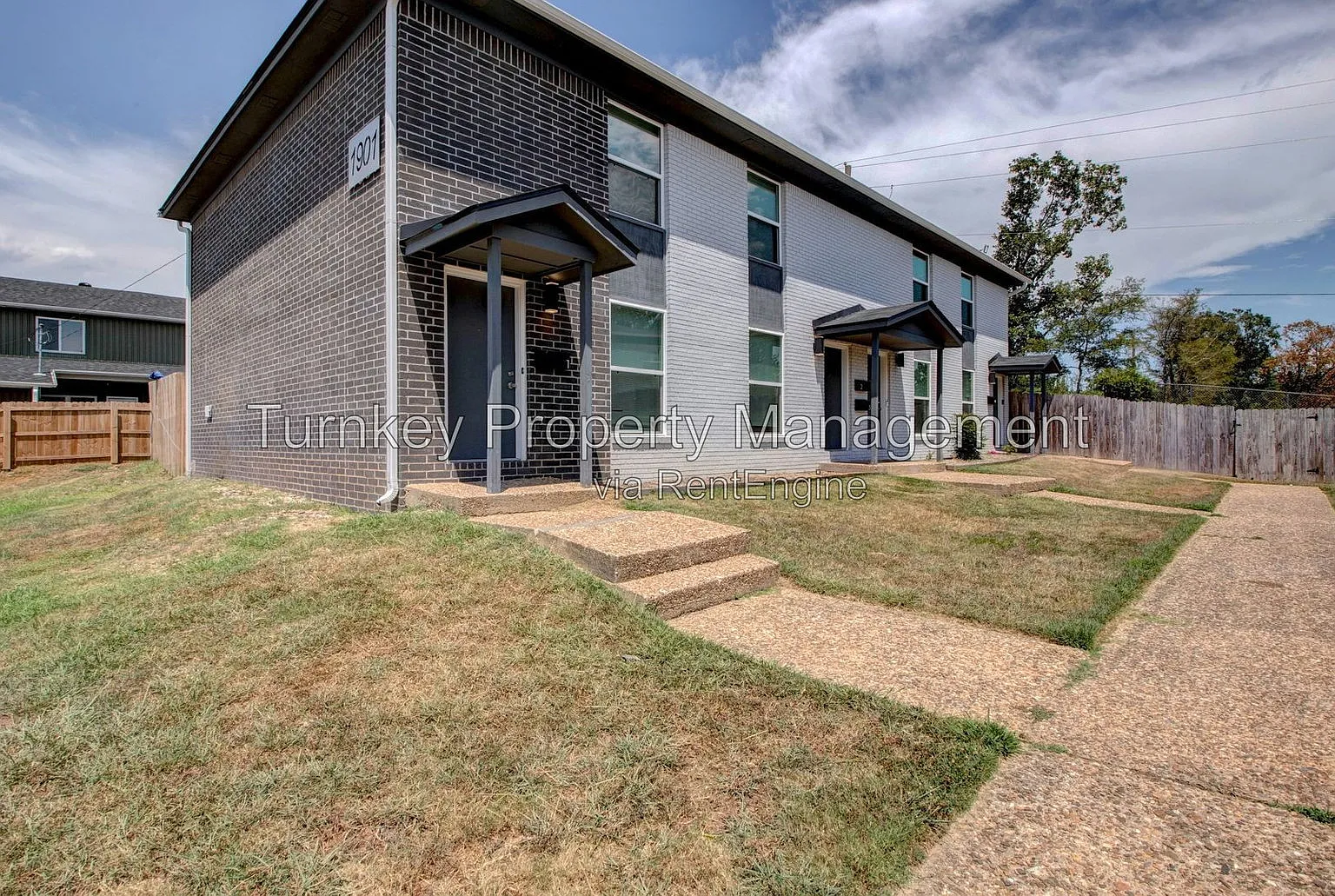 2 bed, 1.5 bath, 976 sqft, $875 — Photo 2