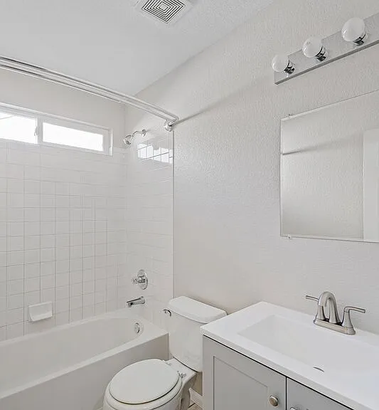 4635 W 63rd Pl — Photo 18