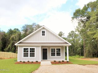 113 J W Holland Rd, Lucedale, MS 39452