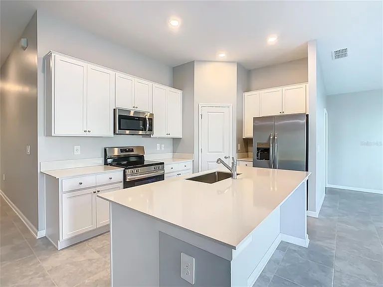 1033 Holden Way — Photo 10