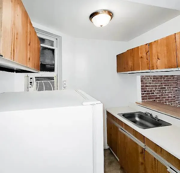 216 E 90th St #4FW — Photo 3