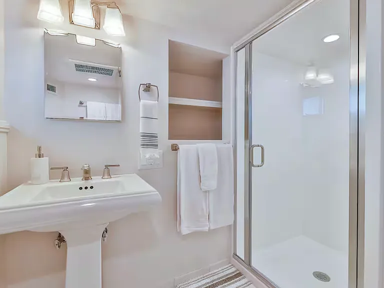 420 E 3rd Ave — Photo 14
