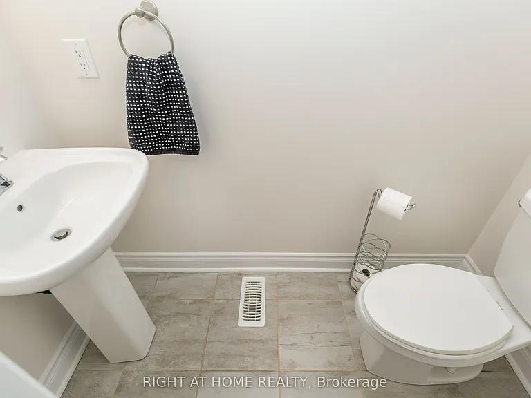 8 Monarch Dr — Photo 10