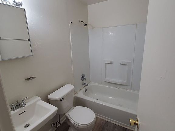 4th image of 326 E Burke St APT 1