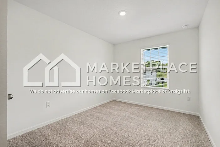 11898 Sylvia St — Photo 21