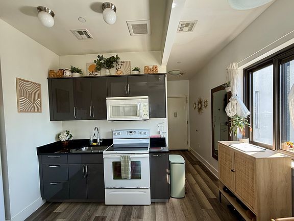 5th image of 545 Myrtle Ave #7E
