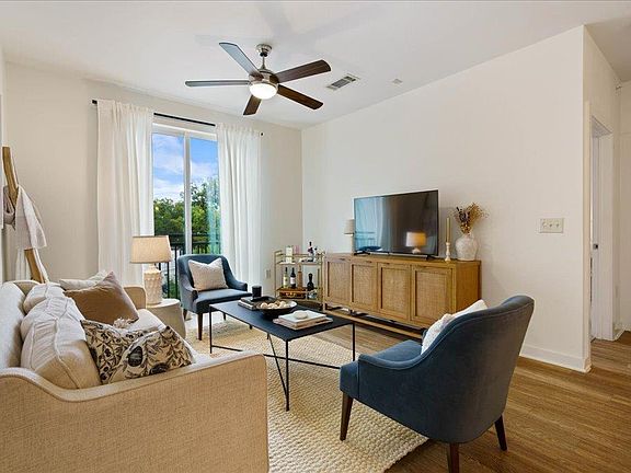 4th image of 1900 Barton Springs Rd Unit 4029