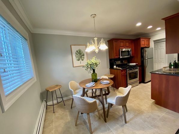 218 Lakeland Ave #1D1FA7573
