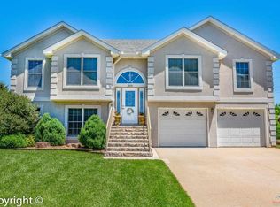 1820 W Timber Ridge Dr, Sedalia, MO 65301