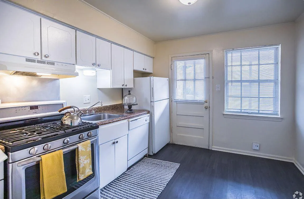 2 bed, 850 sqft, $680 — Photo 2