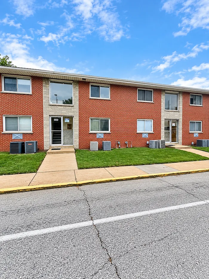 1 bed, 1.0 bath, 800 sqft, $850 — Photo 1