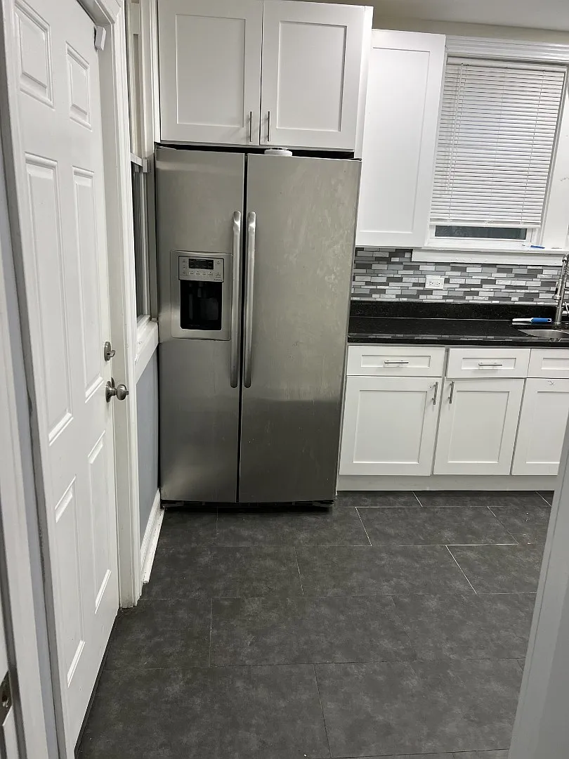 Charming 3-Bedroom Home | Updated Kitchen | Shared Laundry — Photo 4