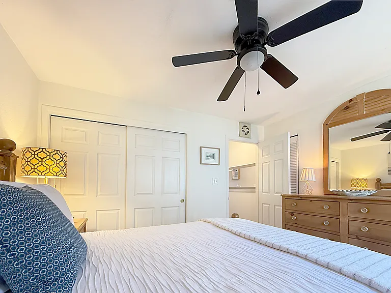 1301 S Howard Ave #B8 — Photo 18