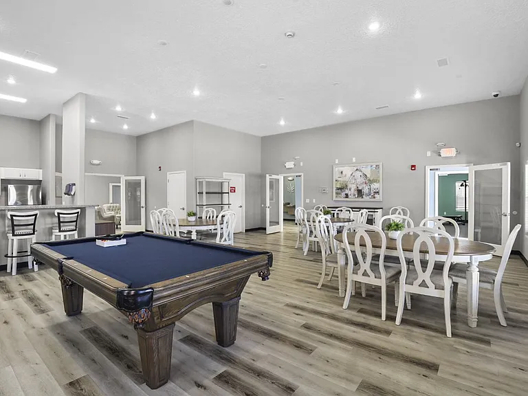 El Paseo Apartments — Photo 20