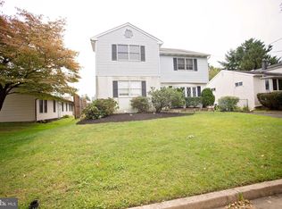 1879 Osbourne Ave, Willow Grove, PA 19090