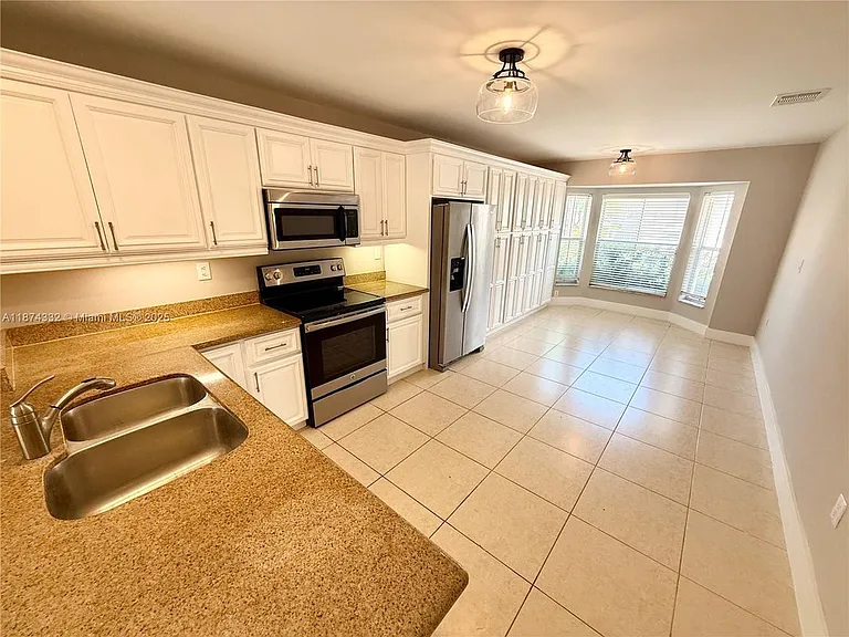 1140 Oysterwood St #HOME — Photo 5