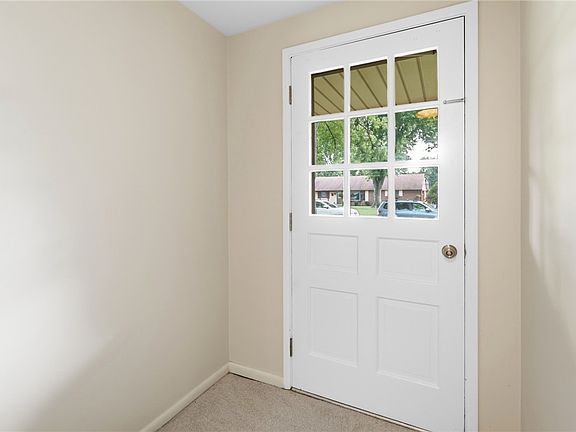 5th image of 613 Dorsey Ct