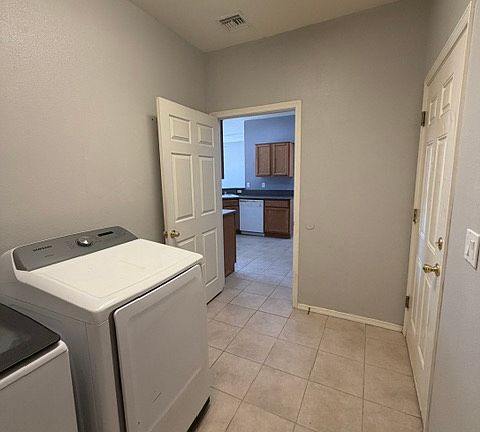 4th image of 4424 S Via Rialto Ln