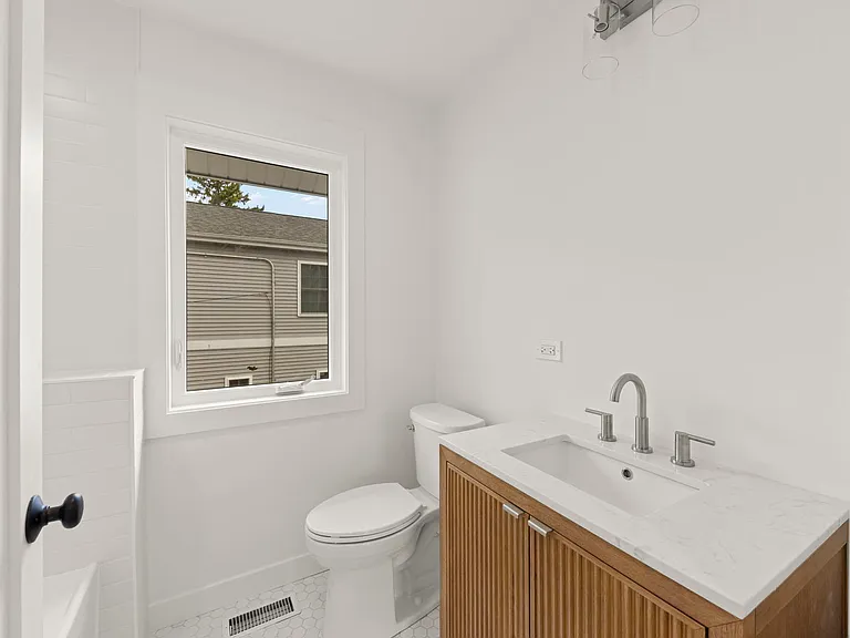 118 N President St — Photo 23