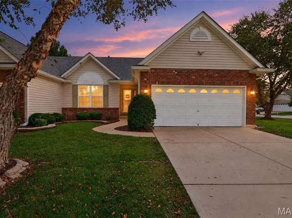 20 Autumn Ridge Dr #83B, O'Fallon, MO 63366